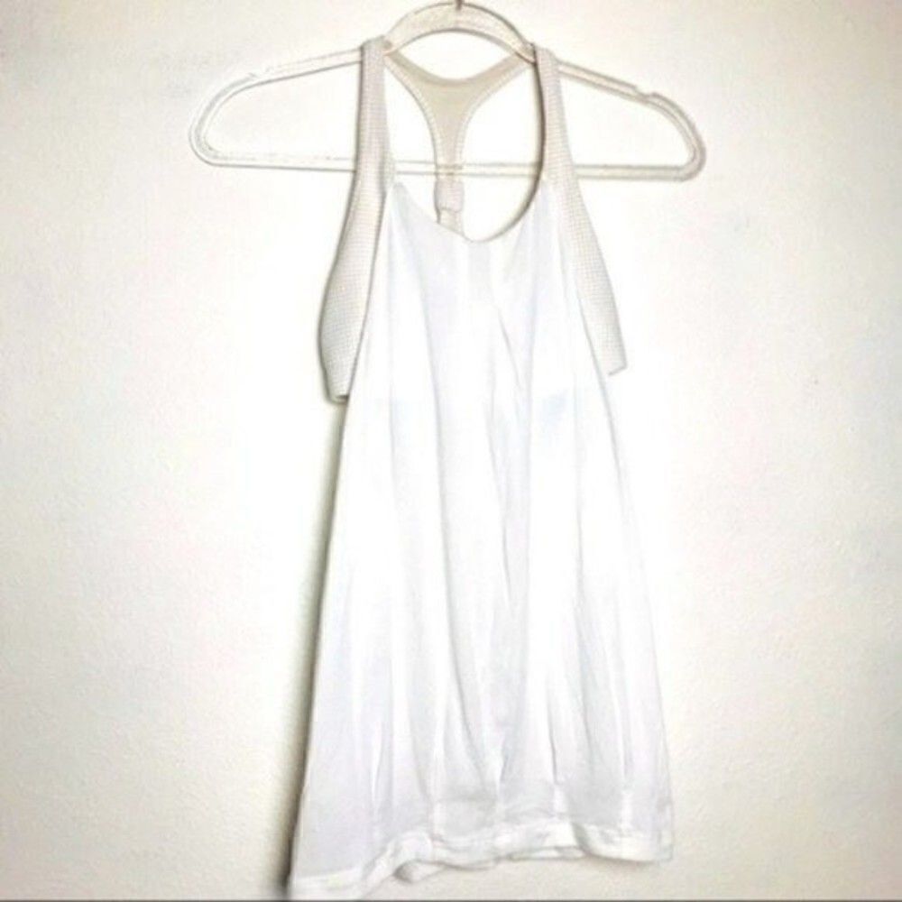 Lululemon womans racer tank top size 4 BoxA white and cream